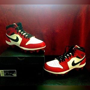 Jordan 1 MID TD Chicago football cleats Size 9.5